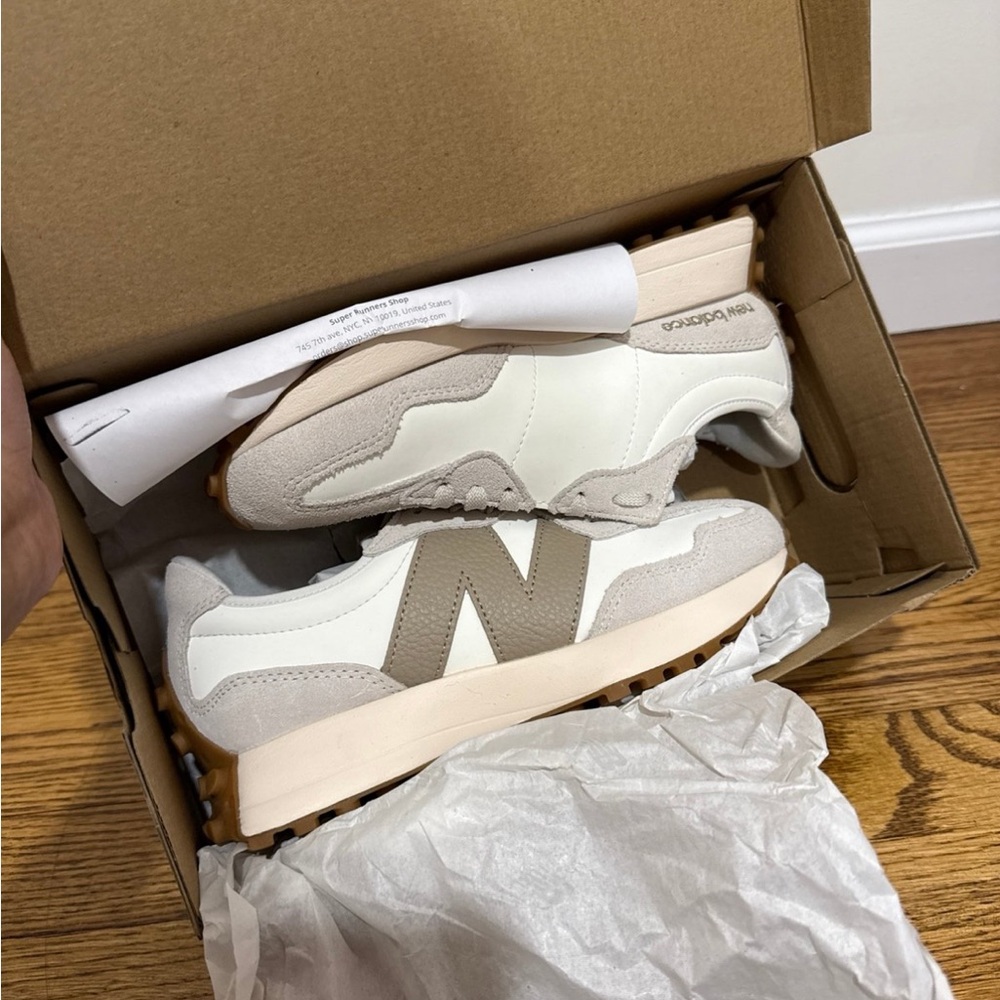 New Balance 327 Moonbeam/Driftwood - Picture 7 of 8